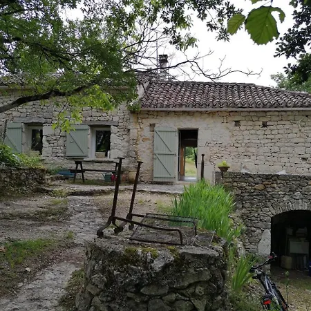 De Charmes A Fargues . Дом отдыха