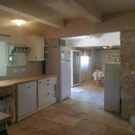 Дом отдыха De Charmes A Fargues . *