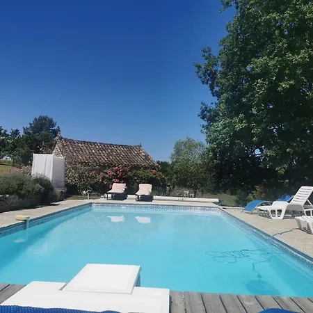 De Charmes A Fargues . Дом отдыха *