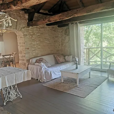 Дом отдыха De Charmes A Fargues . *